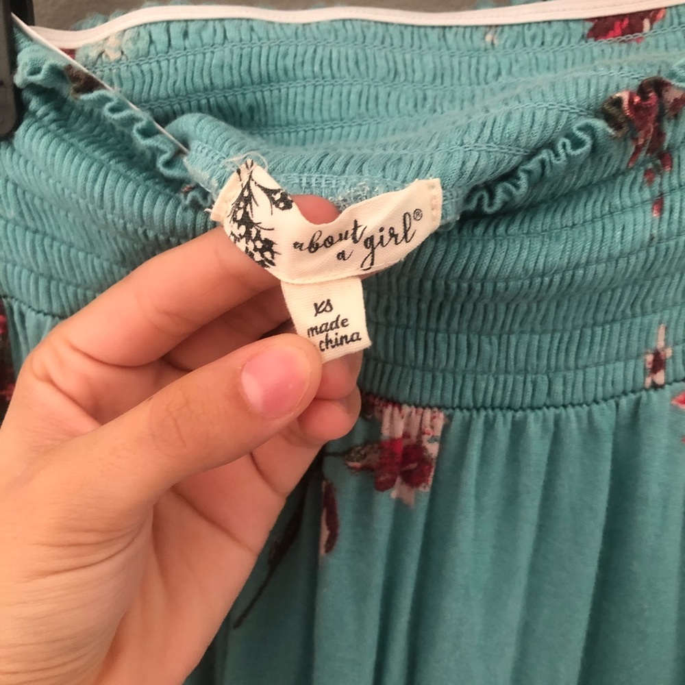 3/4 length off the shoulder floral top - Picture 3 of 5